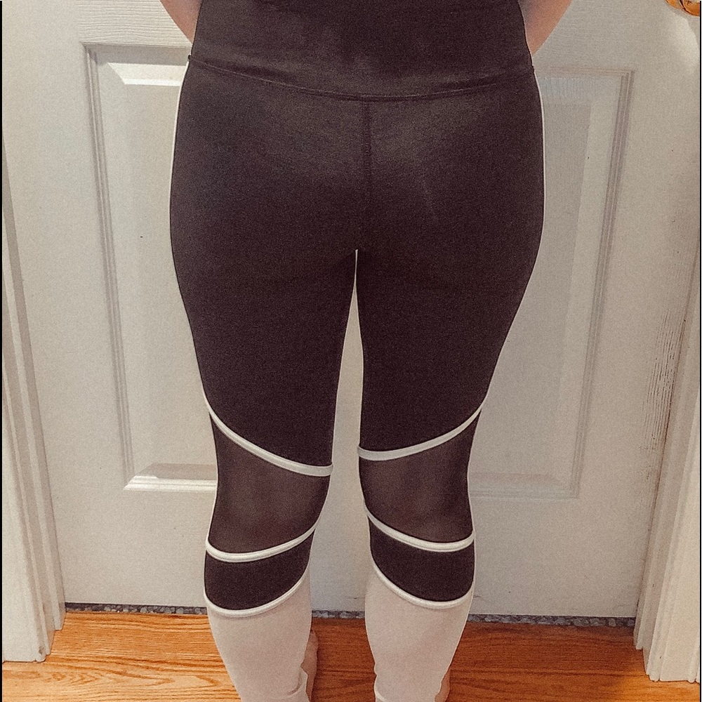 black and white WORKOUT LEGGINGS